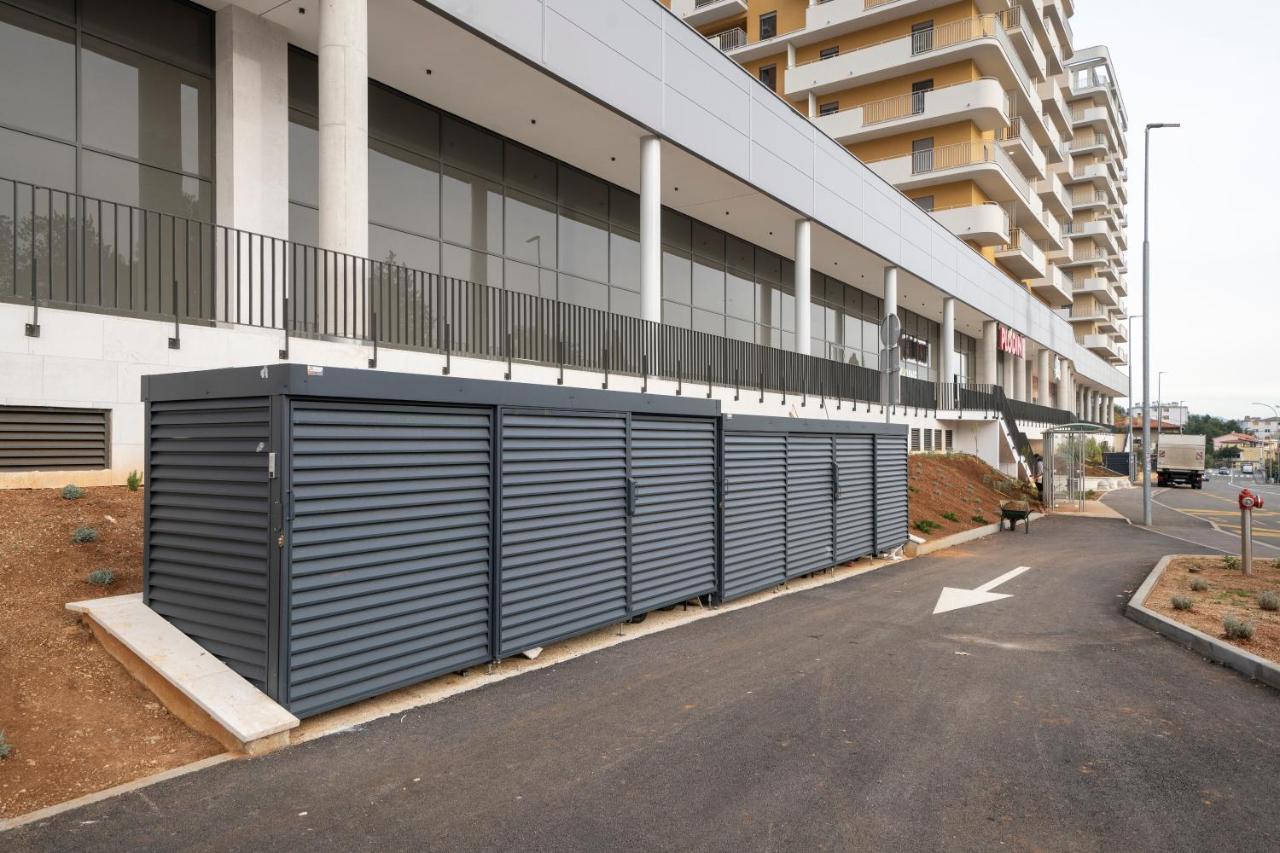 Mannequin: Sea View, Private Parking In The Garage Rijeka Exterior foto