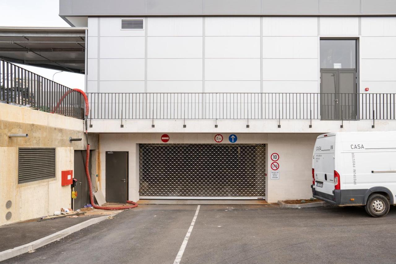 Mannequin: Sea View, Private Parking In The Garage Rijeka Exterior foto